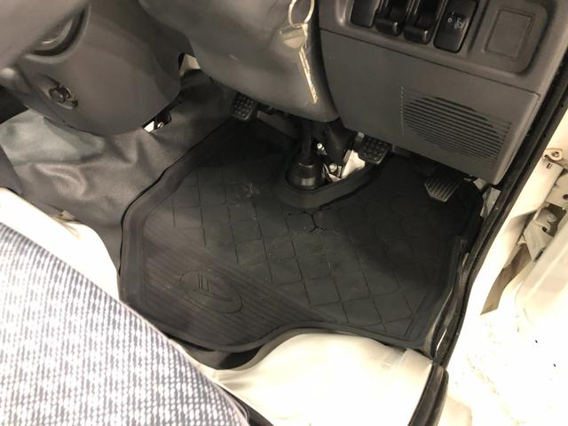 ハイゼットトラックエアコン・パワステ　スペシャル　４ＷＤ／ＭＴ／車検整備付１年保証距離無制限　走行距離１２６８９キロ　４ＷＤ　ＭＴ５速　車検整備付　ＦＭＡＭラジオ　純正フロアマット　マニュアルエアコン　パワステ（埼玉県）の中古車