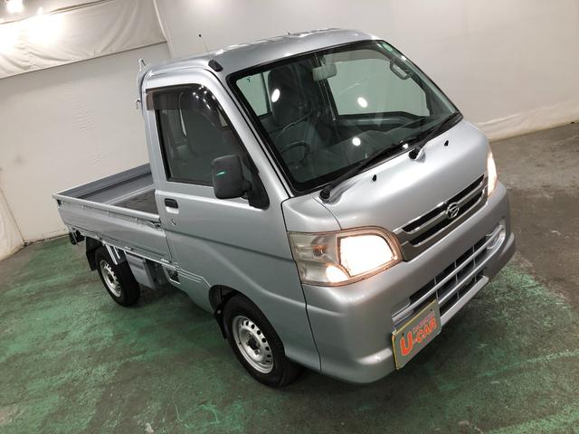 ハイゼットトラックエアコン・パワステスペシャルＶＳ　４ＷＤ／走行１６００１キロ１年保証距離無制限　走行距離１６００１キロ　４ＷＤ　ＦＭＡＭラジオ　マニュアルエアコン　パワーステアリング　荷台作業灯　メンテナンスノート　取扱説明書（埼玉県）の中古車