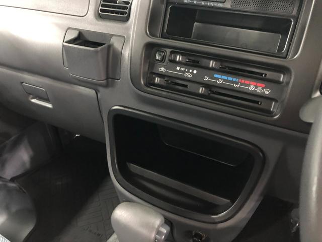 ハイゼットトラックエアコン・パワステスペシャルＶＳ　４ＷＤ／走行１６００１キロ１年保証距離無制限　走行距離１６００１キロ　４ＷＤ　ＦＭＡＭラジオ　マニュアルエアコン　パワーステアリング　荷台作業灯　メンテナンスノート　取扱説明書（埼玉県）の中古車
