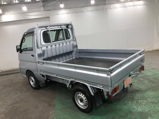 ハイゼットトラックエアコン・パワステスペシャルＶＳ　４ＷＤ／走行１６００１キロ１年保証距離無制限　走行距離１６００１キロ　４ＷＤ　ＦＭＡＭラジオ　マニュアルエアコン　パワーステアリング　荷台作業灯　メンテナンスノート　取扱説明書（埼玉県）の中古車