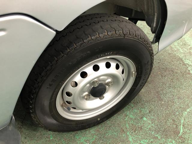 ハイゼットトラックエアコン・パワステスペシャルＶＳ　４ＷＤ／走行１６００１キロ１年保証距離無制限　走行距離１６００１キロ　４ＷＤ　ＦＭＡＭラジオ　マニュアルエアコン　パワーステアリング　荷台作業灯　メンテナンスノート　取扱説明書（埼玉県）の中古車
