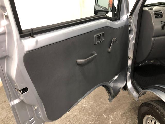 ハイゼットトラックエアコン・パワステスペシャルＶＳ　４ＷＤ／走行１６００１キロ１年保証距離無制限　走行距離１６００１キロ　４ＷＤ　ＦＭＡＭラジオ　マニュアルエアコン　パワーステアリング　荷台作業灯　メンテナンスノート　取扱説明書（埼玉県）の中古車