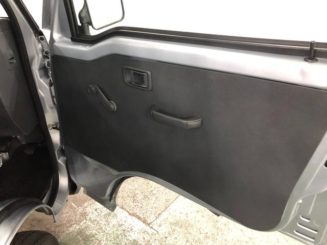 ハイゼットトラックエアコン・パワステスペシャルＶＳ　４ＷＤ／走行１６００１キロ１年保証距離無制限　走行距離１６００１キロ　４ＷＤ　ＦＭＡＭラジオ　マニュアルエアコン　パワーステアリング　荷台作業灯　メンテナンスノート　取扱説明書（埼玉県）の中古車