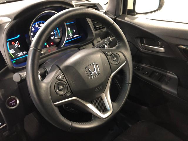 フィットハイブリッドＳパッケージ　車検整備付／走行２５７２７キロ／バックカメラ１年保証距離無制限　走行距離２５７２７キロ　車検整備付　ＴＶレスナビ　バックカメラ　ブルートゥース　純正カーペットマット　サイドエアバッグ　ＬＥＤヘッドランプ（埼玉県）の中古車