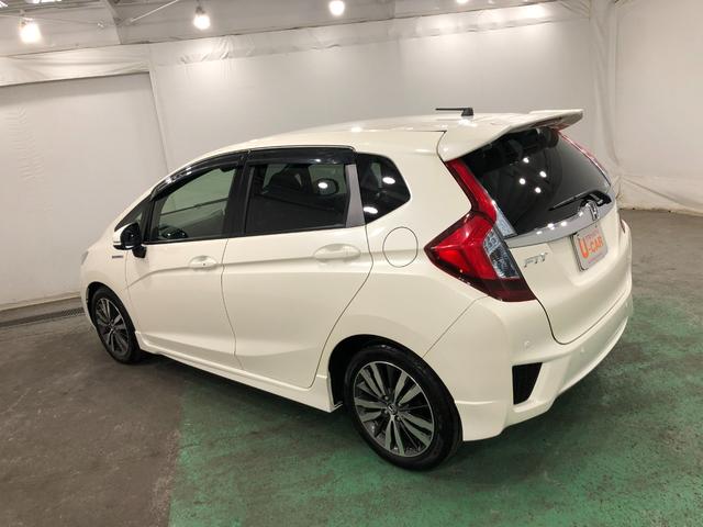 フィットハイブリッドＳパッケージ　車検整備付／走行２５７２７キロ／バックカメラ１年保証距離無制限　走行距離２５７２７キロ　車検整備付　ＴＶレスナビ　バックカメラ　ブルートゥース　純正カーペットマット　サイドエアバッグ　ＬＥＤヘッドランプ（埼玉県）の中古車