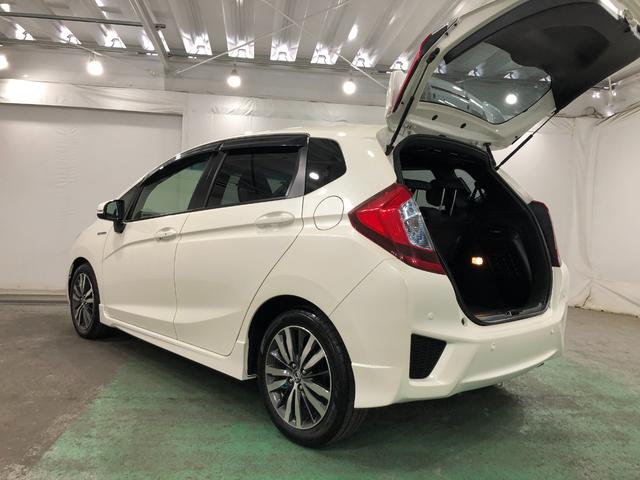 フィットハイブリッドＳパッケージ　車検整備付／走行２５７２７キロ／バックカメラ１年保証距離無制限　走行距離２５７２７キロ　車検整備付　ＴＶレスナビ　バックカメラ　ブルートゥース　純正カーペットマット　サイドエアバッグ　ＬＥＤヘッドランプ（埼玉県）の中古車