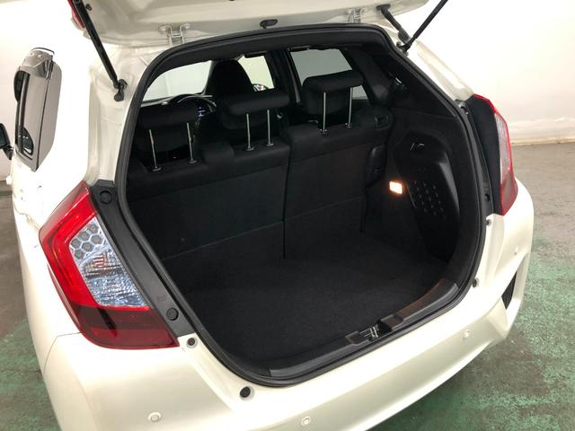 フィットハイブリッドＳパッケージ　車検整備付／走行２５７２７キロ／バックカメラ１年保証距離無制限　走行距離２５７２７キロ　車検整備付　ＴＶレスナビ　バックカメラ　ブルートゥース　純正カーペットマット　サイドエアバッグ　ＬＥＤヘッドランプ（埼玉県）の中古車