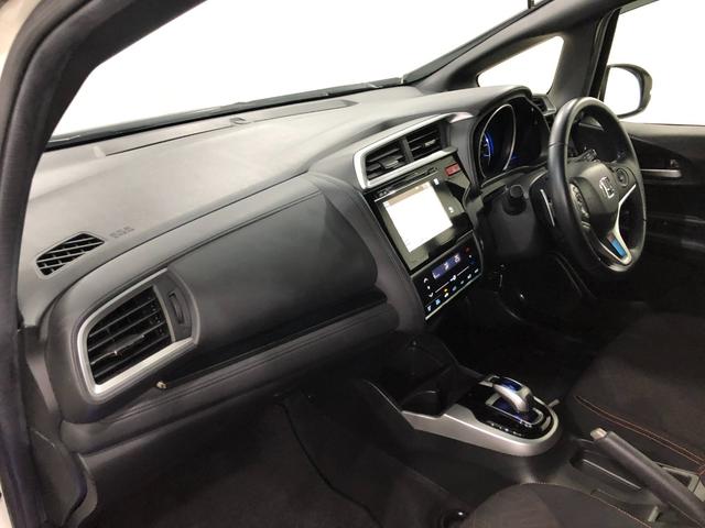 フィットハイブリッドＳパッケージ　車検整備付／走行２５７２７キロ／バックカメラ１年保証距離無制限　走行距離２５７２７キロ　車検整備付　ＴＶレスナビ　バックカメラ　ブルートゥース　純正カーペットマット　サイドエアバッグ　ＬＥＤヘッドランプ（埼玉県）の中古車