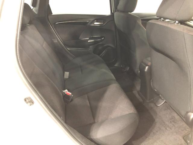 フィットハイブリッドＳパッケージ　車検整備付／走行２５７２７キロ／バックカメラ１年保証距離無制限　走行距離２５７２７キロ　車検整備付　ＴＶレスナビ　バックカメラ　ブルートゥース　純正カーペットマット　サイドエアバッグ　ＬＥＤヘッドランプ（埼玉県）の中古車