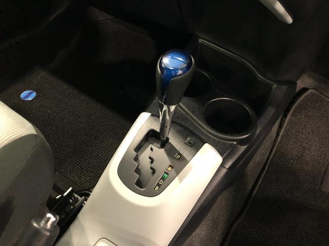 アクアＳ　雹害／走行２４５９９キロ／フルセグナビ／バックカメラ１年保証距離無制限　走行距離２４５９９キロ　フルセグナビ　バックカメラ　ブルートゥース　純正マット　助手席エアバッグ　オートライト　電動格納式ドアミラー（埼玉県）の中古車