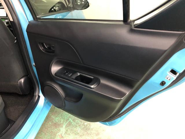 アクアＳ　雹害／走行２４５９９キロ／フルセグナビ／バックカメラ１年保証距離無制限　走行距離２４５９９キロ　フルセグナビ　バックカメラ　ブルートゥース　純正マット　助手席エアバッグ　オートライト　電動格納式ドアミラー（埼玉県）の中古車