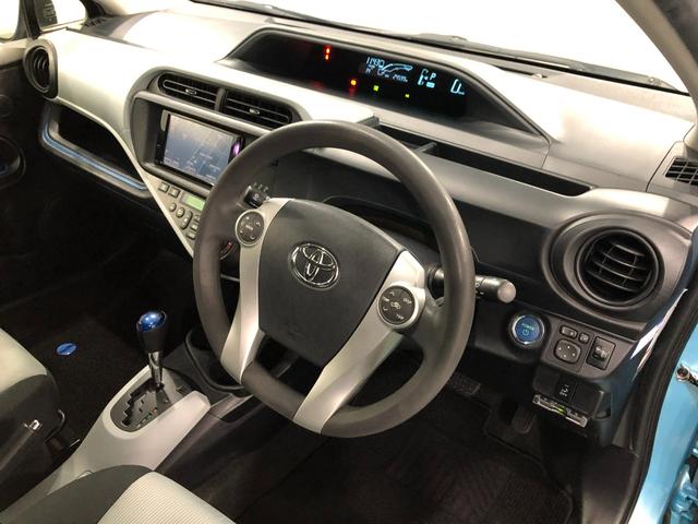 アクアＳ　雹害／走行２４５９９キロ／フルセグナビ／バックカメラ１年保証距離無制限　走行距離２４５９９キロ　フルセグナビ　バックカメラ　ブルートゥース　純正マット　助手席エアバッグ　オートライト　電動格納式ドアミラー（埼玉県）の中古車
