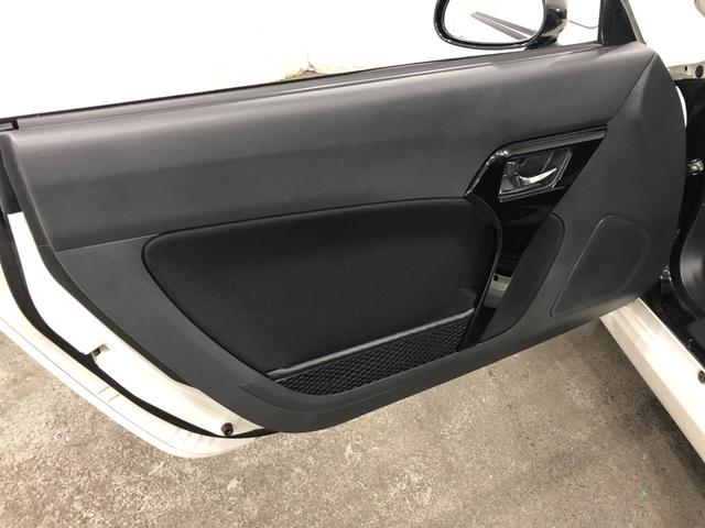 コペンＧＲ　スポーツ　走行３５１４８キロ／タイヤ４本交換／ナビ一年保証・走行距離無制限　走行３５１４８キロ　助手席エアバック　純正カーペットマット　フルセグナビ　ブルートゥース　ＤＶＤ　ＬＥＤヘッドライト　アイドリングストップ　シートヒーター（埼玉県）の中古車