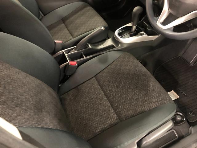 フィット１３Ｇ・Ｆパッケージ　走行２２９０１キロ／ナビ／バックカメラ一年保証・走行距離無制限　走行２２９０１キロ　助手席エアバック　ＥＴＣ　純正カーペットマット　ワンセグナビバックカメラ　ドラレコ（埼玉県）の中古車