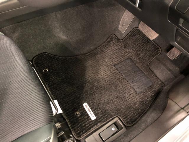 インプレッサスポーツ１．６ｉ−Ｌアイサイト　４ＷＤ／走行１２００２キロ／マット１年保証距離無制限　走行距離１２００２キロ　ＣＤＵＳＢチューナー　純正マット　助手席エアバッグ　オートライト　ＨＩＤヘッドランプ　アイドリングストップ　キーレスエントリー（埼玉県）の中古車
