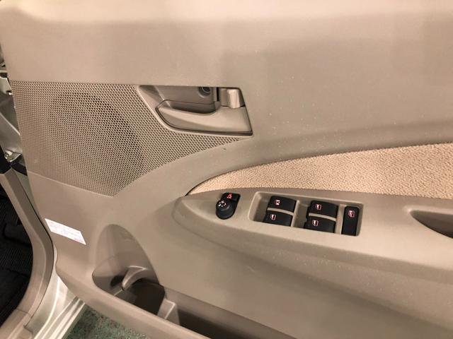 ムーヴＬ　車検整備付／走行６７４５３キロ／ワンセグナビ／純正マット１年保証距離無制限　走行距離６７４５３キロ　ワンセグナビ　純正マット　助手席エアバッグ　アイドリングストップ　電動格納式ドアミラー（埼玉県）の中古車