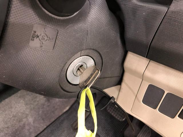 ムーヴＬ　車検整備付／走行６７４５３キロ／ワンセグナビ／純正マット１年保証距離無制限　走行距離６７４５３キロ　ワンセグナビ　純正マット　助手席エアバッグ　アイドリングストップ　電動格納式ドアミラー（埼玉県）の中古車