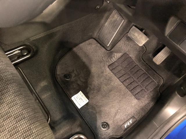 フィット13G・Fパッケージ 走行76017キロ/ナビ/バックカメラ一年保証・走行距離無制限 走行76017キロ フルセグナビ ブルートゥース バックカメラ サイドエアバック オートライト LEDヘッドライト(埼玉県)の中古車