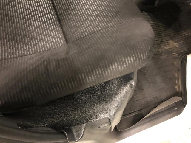 ハイゼットカーゴＤＸ　車検整備付／走行３８１１９キロ／フルセグナビ／ドラレコ１年保証距離無制限　走行距離３８１１９キロ　フルセグナビ　バックカメラ　ブルートゥース　フロアマット　クリアランスソナー　オートライト　アイドリングストップ　両側スライドドア　キーレスエントリー（埼玉県）の中古車