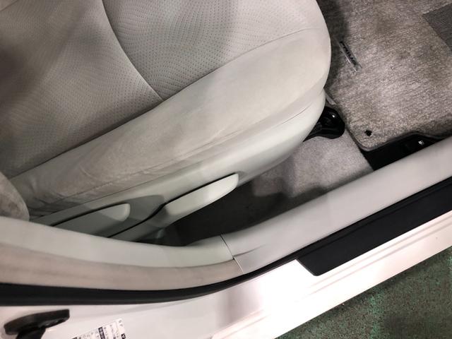 プリウスＳ　走行４４１５６キロ／車検整備付／ナビ／バックカメラ一年保証・走行距離無制限　走行４４１５６キロ　フルセグナビ　バックカメラ　ＥＴＣ　サイドエアバック　オートライト　純正カーペットマット（埼玉県）の中古車