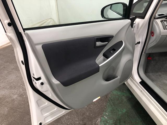 プリウスＳ　走行４４１５６キロ／車検整備付／ナビ／バックカメラ一年保証・走行距離無制限　走行４４１５６キロ　フルセグナビ　バックカメラ　ＥＴＣ　サイドエアバック　オートライト　純正カーペットマット（埼玉県）の中古車