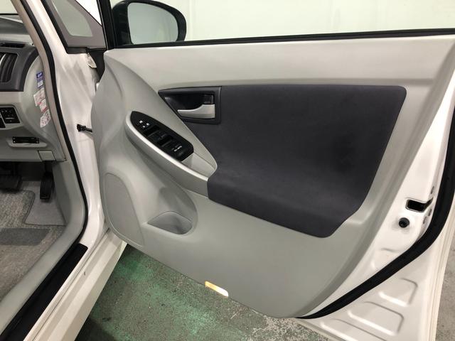 プリウスＳ　走行４４１５６キロ／車検整備付／ナビ／バックカメラ一年保証・走行距離無制限　走行４４１５６キロ　フルセグナビ　バックカメラ　ＥＴＣ　サイドエアバック　オートライト　純正カーペットマット（埼玉県）の中古車
