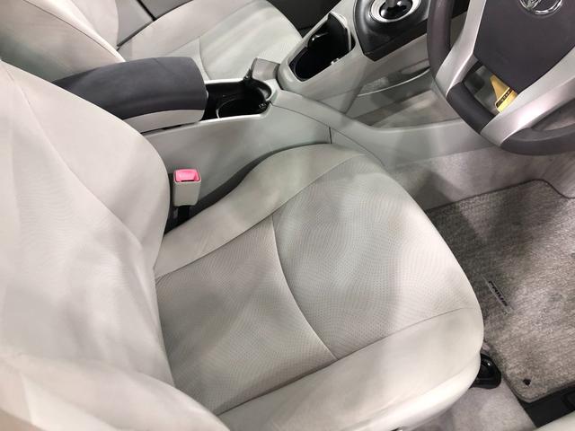 プリウスＳ　走行４４１５６キロ／車検整備付／ナビ／バックカメラ一年保証・走行距離無制限　走行４４１５６キロ　フルセグナビ　バックカメラ　ＥＴＣ　サイドエアバック　オートライト　純正カーペットマット（埼玉県）の中古車