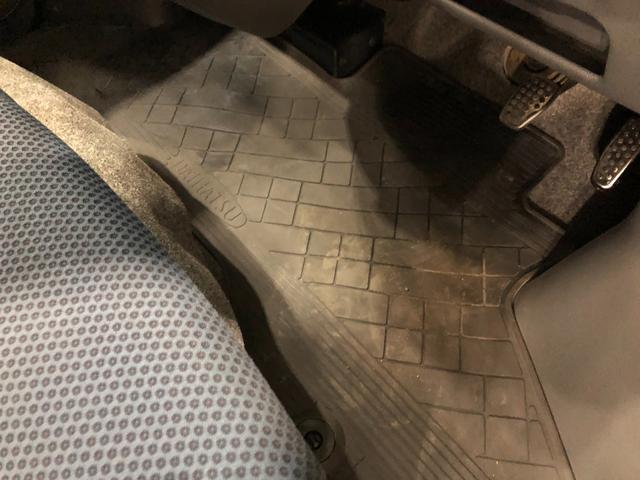ハイゼットカーゴクルーズ　走行３８２２１キロ／車検整備付／タイヤ４本交換一年保証・走行距離無制限　走行３８２２１キロ　運転席助手席エアバック　キーレス　ＣＤチューナー　純正ゴムマット　電動格納ミラー（埼玉県）の中古車