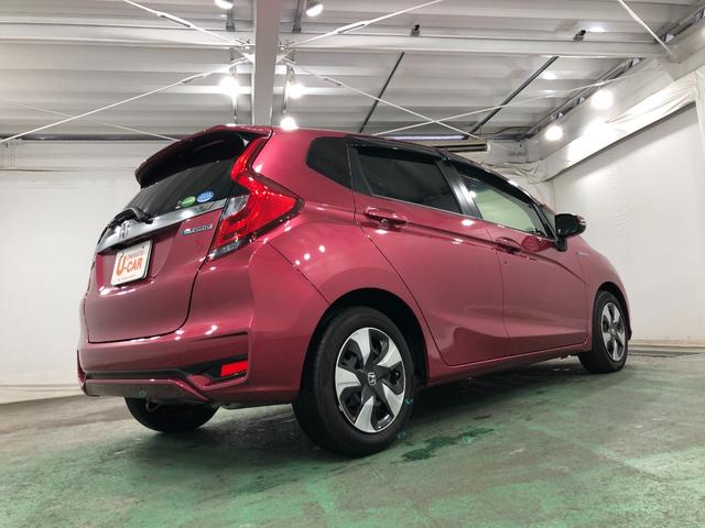 フィットハイブリッドＦ　走行１６６７４キロ／ナビ／バックカメラ／ＥＴＣ一年保証・走行距離無制限　走行１６６７４キロ　ワンセグナビ　ブルートゥース　バックカメラ　オートライト　ＬＥＤヘッドライト　ＥＴＣ（埼玉県）の中古車