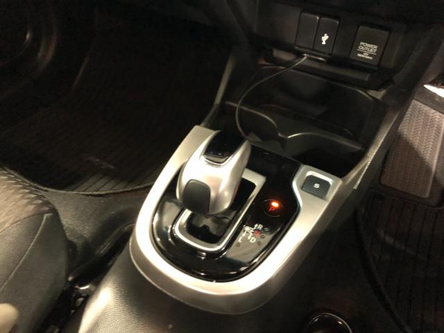 フィットハイブリッドＦ　走行１６６７４キロ／ナビ／バックカメラ／ＥＴＣ一年保証・走行距離無制限　走行１６６７４キロ　ワンセグナビ　ブルートゥース　バックカメラ　オートライト　ＬＥＤヘッドライト　ＥＴＣ（埼玉県）の中古車