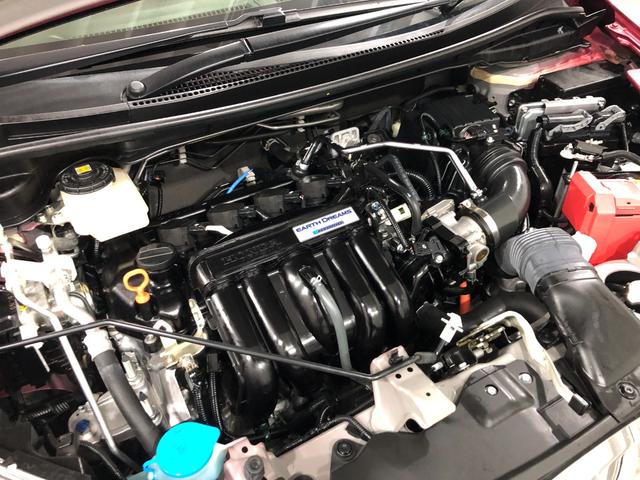 フィットハイブリッドＦ　走行１６６７４キロ／ナビ／バックカメラ／ＥＴＣ一年保証・走行距離無制限　走行１６６７４キロ　ワンセグナビ　ブルートゥース　バックカメラ　オートライト　ＬＥＤヘッドライト　ＥＴＣ（埼玉県）の中古車