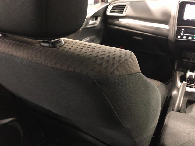 フィットハイブリッドＦ　走行１６６７４キロ／ナビ／バックカメラ／ＥＴＣ一年保証・走行距離無制限　走行１６６７４キロ　ワンセグナビ　ブルートゥース　バックカメラ　オートライト　ＬＥＤヘッドライト　ＥＴＣ（埼玉県）の中古車