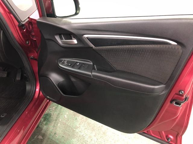 フィットハイブリッドＦ　走行１６６７４キロ／ナビ／バックカメラ／ＥＴＣ一年保証・走行距離無制限　走行１６６７４キロ　ワンセグナビ　ブルートゥース　バックカメラ　オートライト　ＬＥＤヘッドライト　ＥＴＣ（埼玉県）の中古車