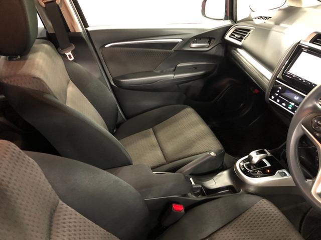 フィットハイブリッドＦ　走行１６６７４キロ／ナビ／バックカメラ／ＥＴＣ一年保証・走行距離無制限　走行１６６７４キロ　ワンセグナビ　ブルートゥース　バックカメラ　オートライト　ＬＥＤヘッドライト　ＥＴＣ（埼玉県）の中古車