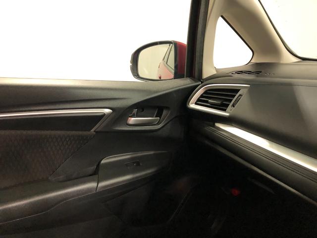 フィットハイブリッドＦ　走行１６６７４キロ／ナビ／バックカメラ／ＥＴＣ一年保証・走行距離無制限　走行１６６７４キロ　ワンセグナビ　ブルートゥース　バックカメラ　オートライト　ＬＥＤヘッドライト　ＥＴＣ（埼玉県）の中古車