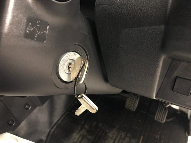 ハイゼットトラックジャンボスタンダード　走行１０７５０キロ／ＭＴ／マット１年保証距離無制限　走行距離１０７５０キロ　マニュアル車　ＦＭＡＭラジオ　純正フロアマット　助手席エアバッグ　クリアランスソナー　オートライト　アイドリングストップ（埼玉県）の中古車