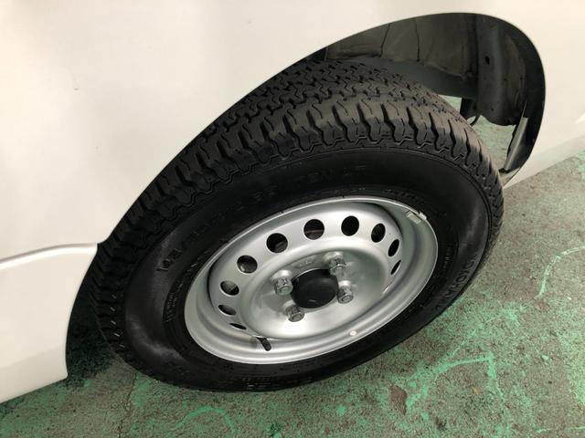 ハイゼットトラックジャンボスタンダード　走行１０７５０キロ／ＭＴ／マット１年保証距離無制限　走行距離１０７５０キロ　マニュアル車　ＦＭＡＭラジオ　純正フロアマット　助手席エアバッグ　クリアランスソナー　オートライト　アイドリングストップ（埼玉県）の中古車