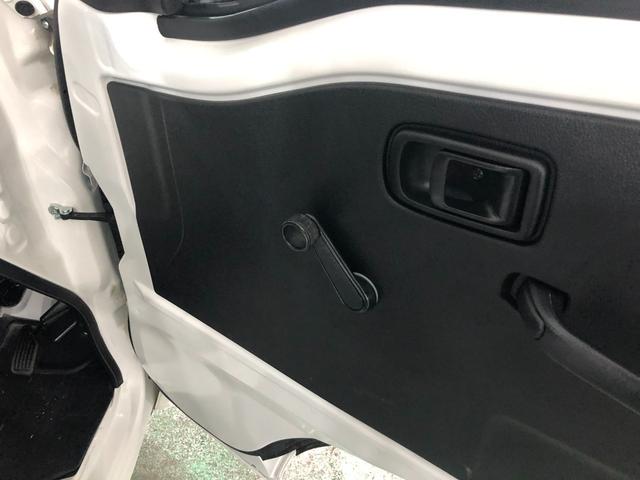 ハイゼットトラックジャンボスタンダード　走行１０７５０キロ／ＭＴ／マット１年保証距離無制限　走行距離１０７５０キロ　マニュアル車　ＦＭＡＭラジオ　純正フロアマット　助手席エアバッグ　クリアランスソナー　オートライト　アイドリングストップ（埼玉県）の中古車