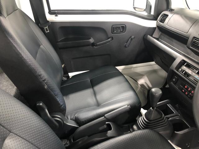 ハイゼットトラックジャンボスタンダード　走行１０７５０キロ／ＭＴ／マット１年保証距離無制限　走行距離１０７５０キロ　マニュアル車　ＦＭＡＭラジオ　純正フロアマット　助手席エアバッグ　クリアランスソナー　オートライト　アイドリングストップ（埼玉県）の中古車