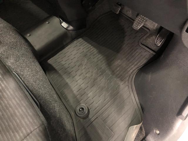 ハイゼットカーゴクルーズ　走行３６８７２キロ／タイヤ４本交換／バックカメラ一年保証・走行距離無制限走行３６８７２キロ　タイヤ４本交換　ワンセグナビ　ブルートゥース　バックカメラ　ＥＴＣ　クリアランスソナー　ＬＥＤヘッドライト　アイドリングストップ（埼玉県）の中古車