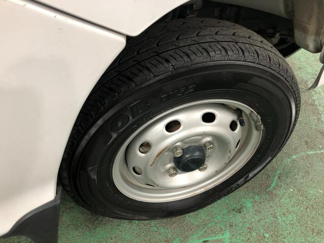 サンバートラックTB 4WD/車検整備付/走行24984キロ/FMAMラジオ1年保証距離無制限 走行距離24984キロ 4WD 車検整備付 FMAMラジオ フロアマット(埼玉県)の中古車