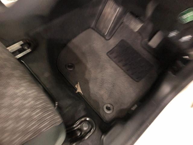 フィット１３Ｇ・Ｆパッケージ　走行３６４５９キロ／ナビ／バックカメラ一年保証・走行距離無制限走行３６４５９キロ　ワンセグナビ　ブルートゥース　バックカメラ　オートライト　ＬＥＤヘッドライト　ＥＴＣ（埼玉県）の中古車