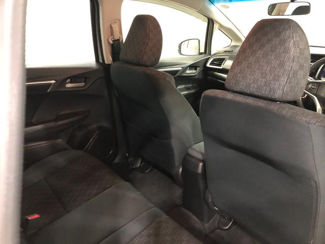 フィット１３Ｇ・Ｆパッケージ　走行３６４５９キロ／ナビ／バックカメラ一年保証・走行距離無制限走行３６４５９キロ　ワンセグナビ　ブルートゥース　バックカメラ　オートライト　ＬＥＤヘッドライト　ＥＴＣ（埼玉県）の中古車