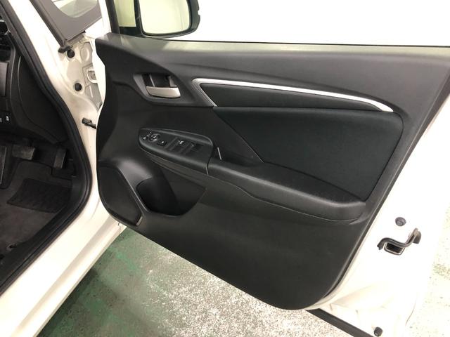 フィット１３Ｇ・Ｆパッケージ　走行３６４５９キロ／ナビ／バックカメラ一年保証・走行距離無制限走行３６４５９キロ　ワンセグナビ　ブルートゥース　バックカメラ　オートライト　ＬＥＤヘッドライト　ＥＴＣ（埼玉県）の中古車