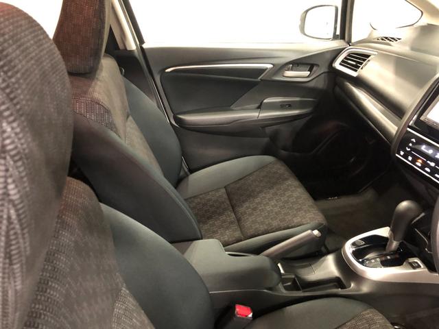 フィット１３Ｇ・Ｆパッケージ　走行３６４５９キロ／ナビ／バックカメラ一年保証・走行距離無制限走行３６４５９キロ　ワンセグナビ　ブルートゥース　バックカメラ　オートライト　ＬＥＤヘッドライト　ＥＴＣ（埼玉県）の中古車