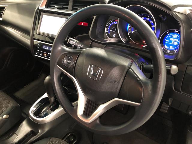 フィット１３Ｇ・Ｆパッケージ　走行３６４５９キロ／ナビ／バックカメラ一年保証・走行距離無制限走行３６４５９キロ　ワンセグナビ　ブルートゥース　バックカメラ　オートライト　ＬＥＤヘッドライト　ＥＴＣ（埼玉県）の中古車