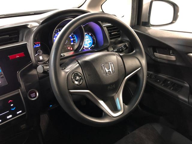 フィット１３Ｇ・Ｆパッケージ　雹害／走行３３６９７キロ／ワンセグナビ１年保証距離無制限　走行距離３３６９７キロ　ワンセグナビ　バックカメラ　ブルートゥース　純正マット　オートライト　ＬＥＤヘッドランプ　電動格納式ドアミラー　プッシュボタンスタート（埼玉県）の中古車