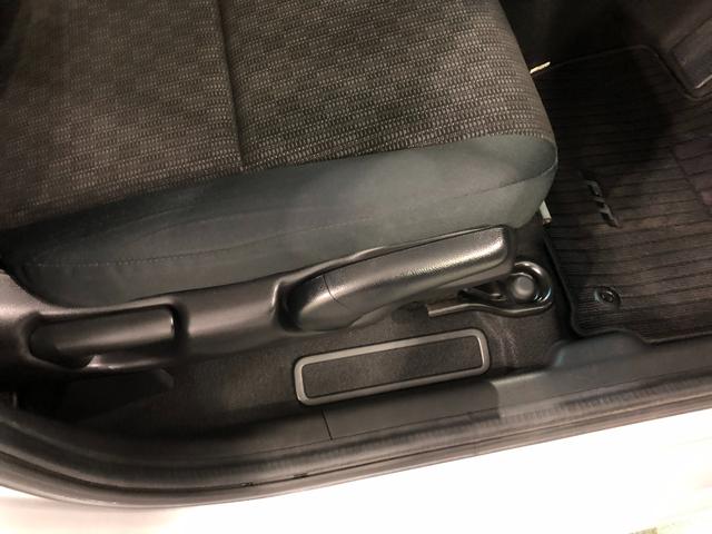 フィット１３Ｇ・Ｆパッケージ　雹害／走行３３６９７キロ／ワンセグナビ１年保証距離無制限　走行距離３３６９７キロ　ワンセグナビ　バックカメラ　ブルートゥース　純正マット　オートライト　ＬＥＤヘッドランプ　電動格納式ドアミラー　プッシュボタンスタート（埼玉県）の中古車