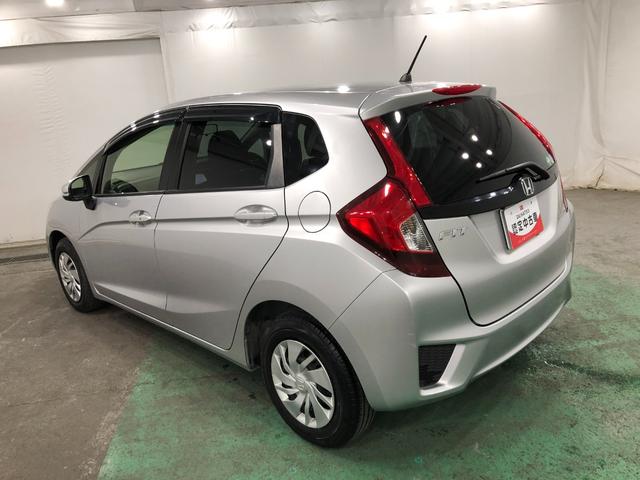 フィット１３Ｇ・Ｆパッケージ　雹害／走行３３６９７キロ／ワンセグナビ１年保証距離無制限　走行距離３３６９７キロ　ワンセグナビ　バックカメラ　ブルートゥース　純正マット　オートライト　ＬＥＤヘッドランプ　電動格納式ドアミラー　プッシュボタンスタート（埼玉県）の中古車