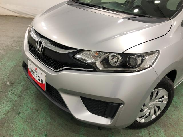 フィット１３Ｇ・Ｆパッケージ　雹害／走行３３６９７キロ／ワンセグナビ１年保証距離無制限　走行距離３３６９７キロ　ワンセグナビ　バックカメラ　ブルートゥース　純正マット　オートライト　ＬＥＤヘッドランプ　電動格納式ドアミラー　プッシュボタンスタート（埼玉県）の中古車
